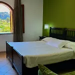 Rodriguez Oda ve Kahvaltı 3*